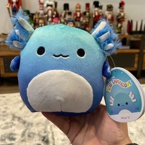Squishmallow Axolotl 5’ Miss Vi